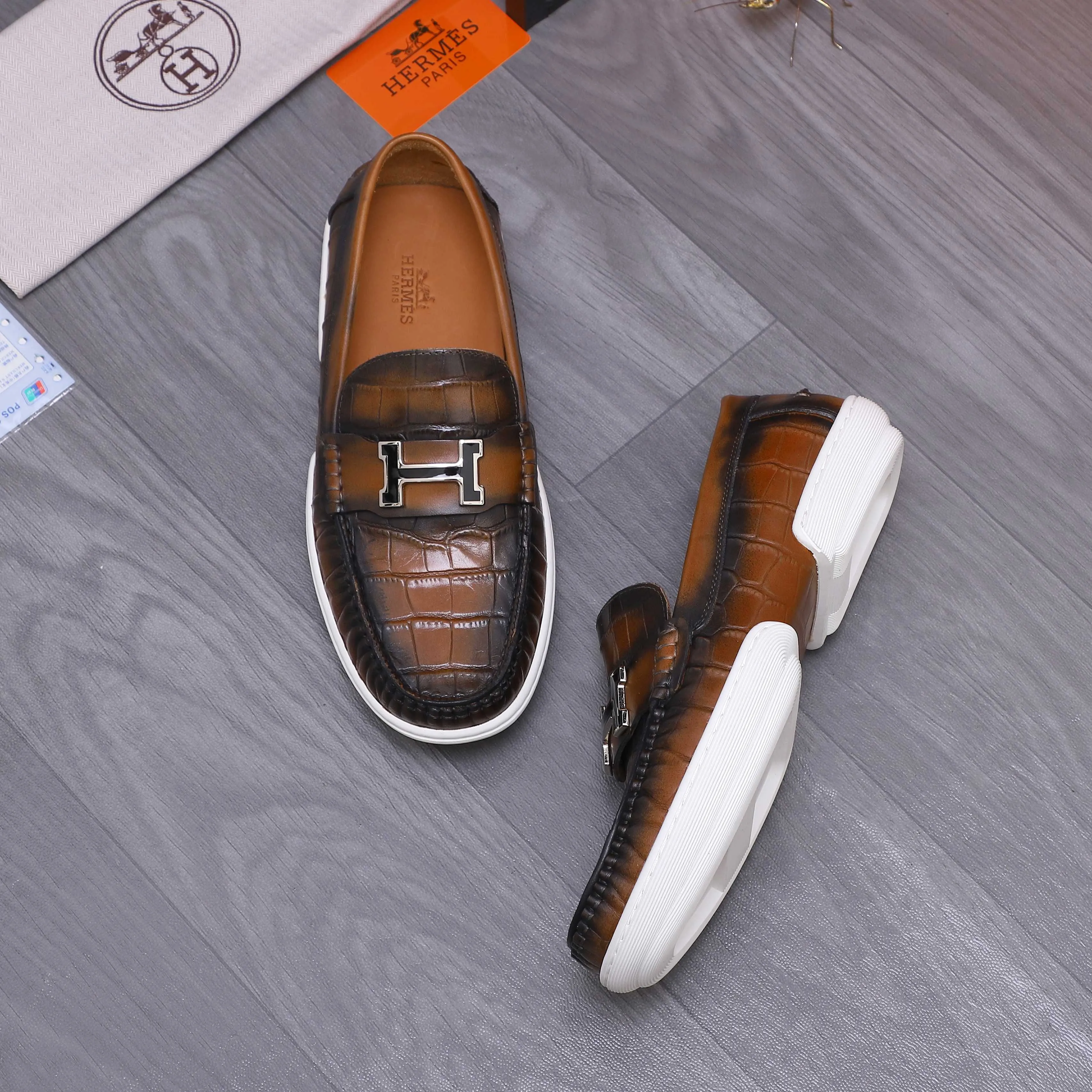 Men's shoes 💰500 Product trademark: HERMES "Hermes" casual slip-on leather shoes Regular size: 38-46 (45.46 custom-made, non-returnable) Product materials: Selected high-quality color-brushed stone grain cowhide upper, cowhide lining, original outsole